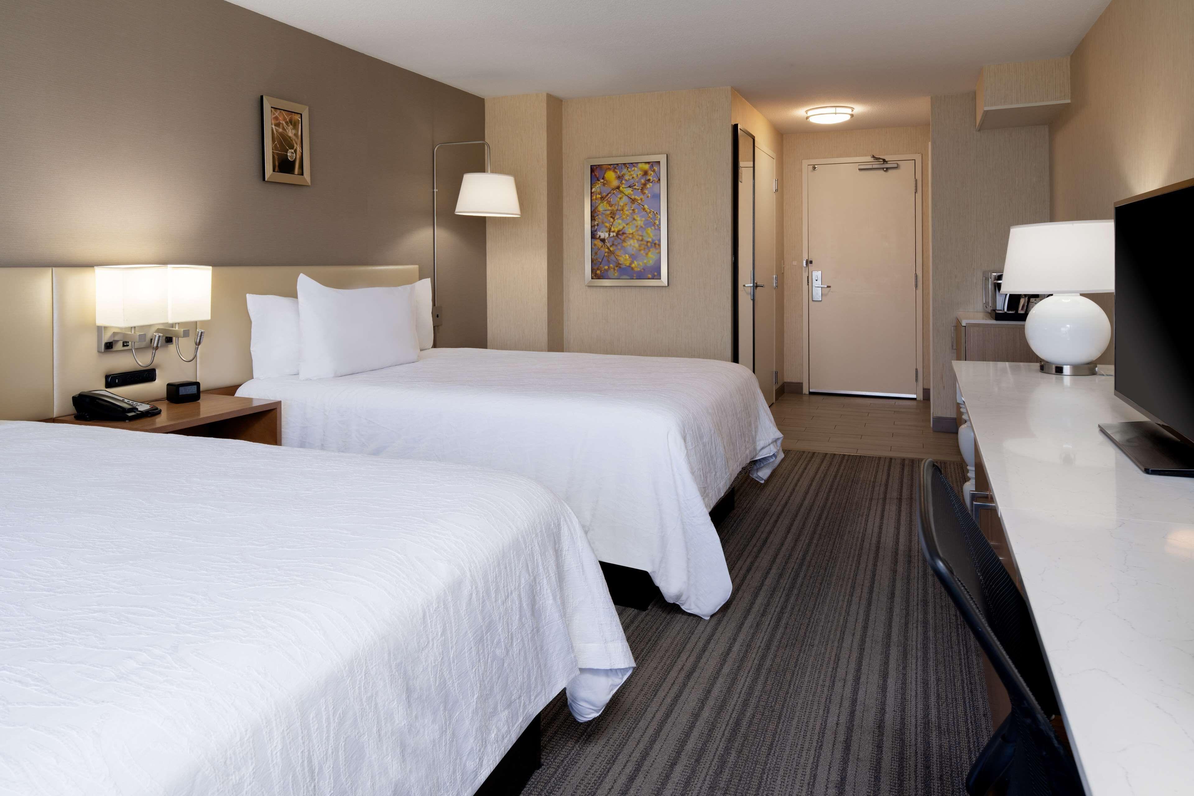 Queen Room with Two Queen Beds - High Floor,1557441256:JPEG